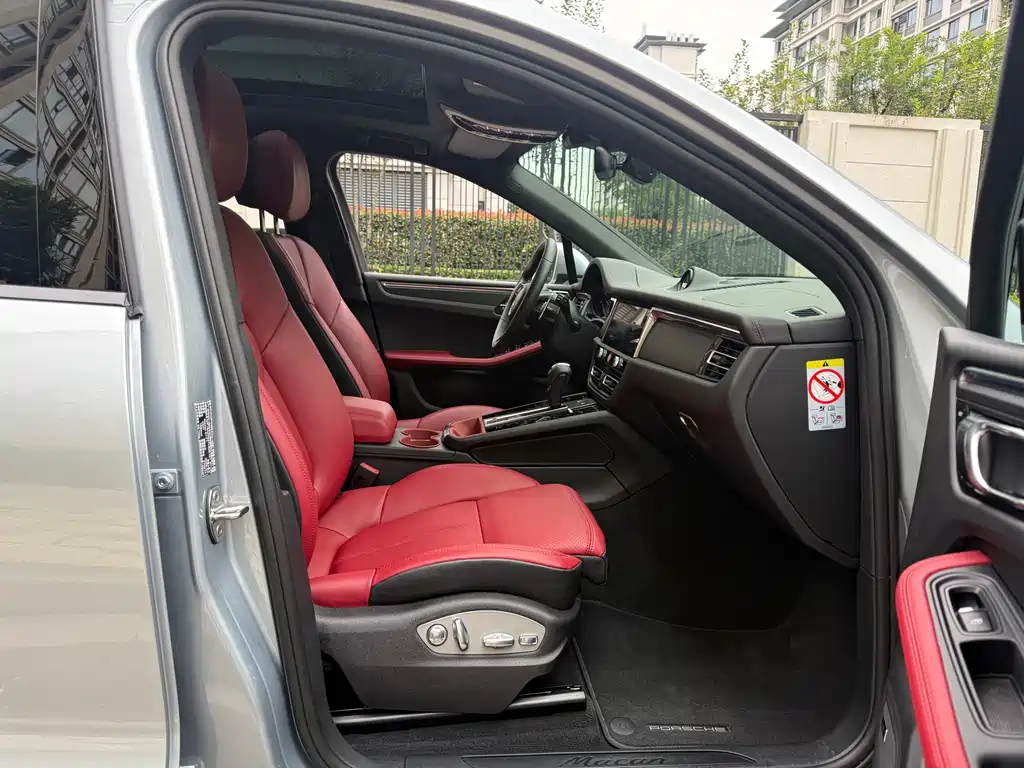 Porsche Macan — миниатюра 14