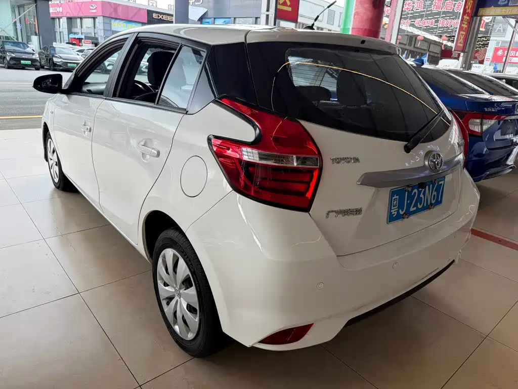 Toyota Yaris L — миниатюра 10