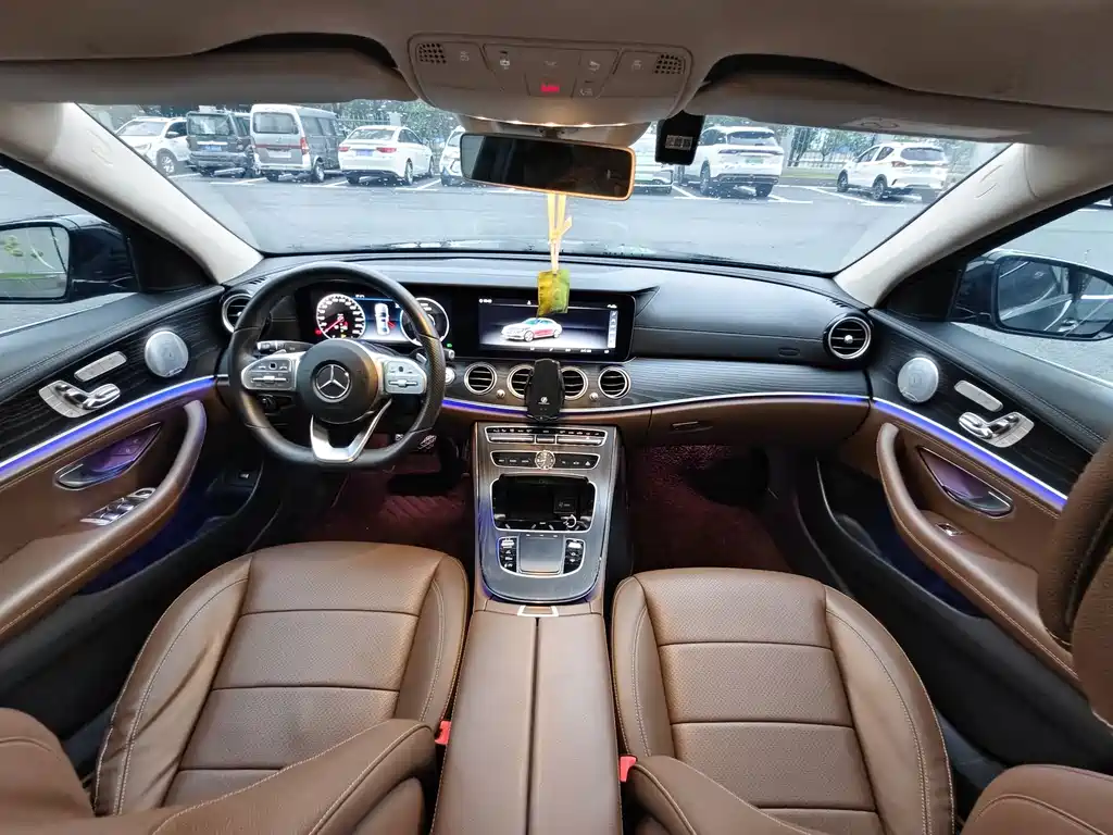 Mercedes-Benz E-Class — миниатюра 9