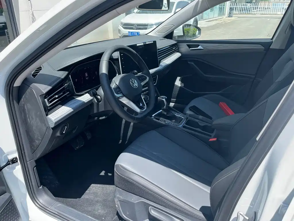 Volkswagen Sagitar — миниатюра 3