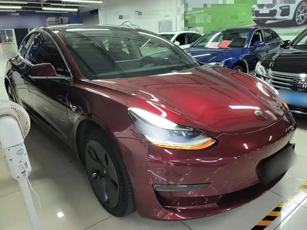 Tesla Model 3 — миниатюра 4