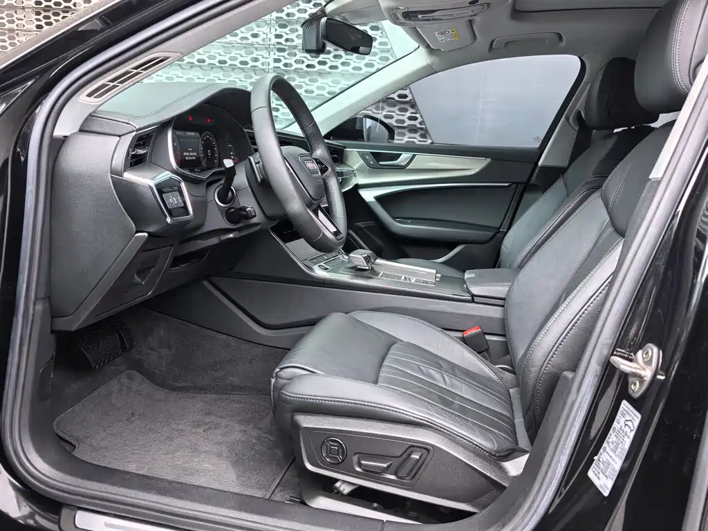 Audi A6L 2021 40 TFSI Luxury