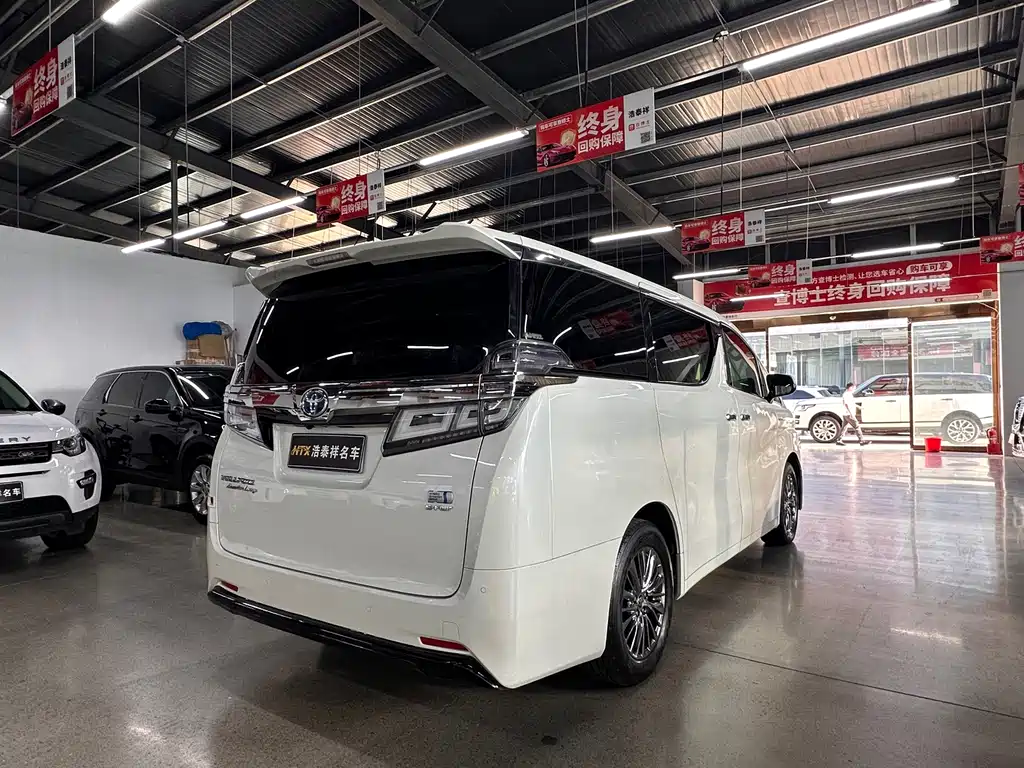 Toyota Vellfire — миниатюра 7