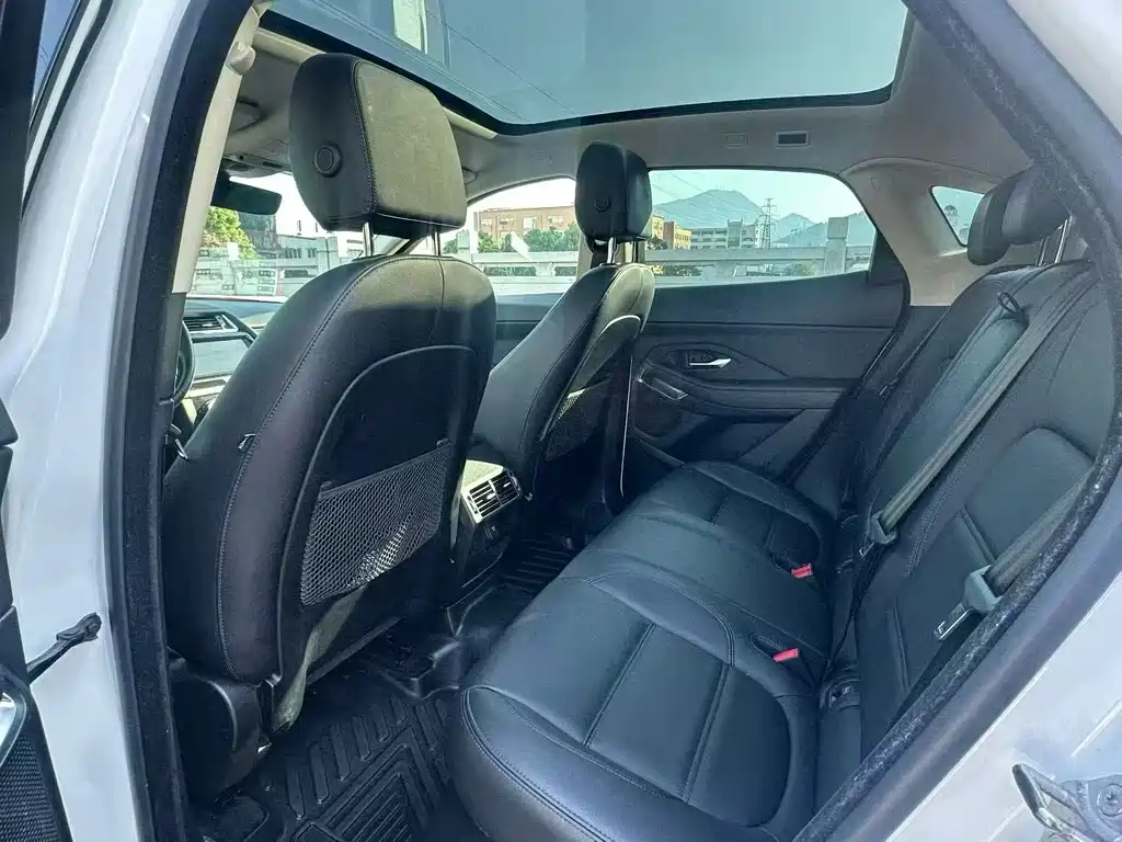Jaguar E-PACE — миниатюра 6