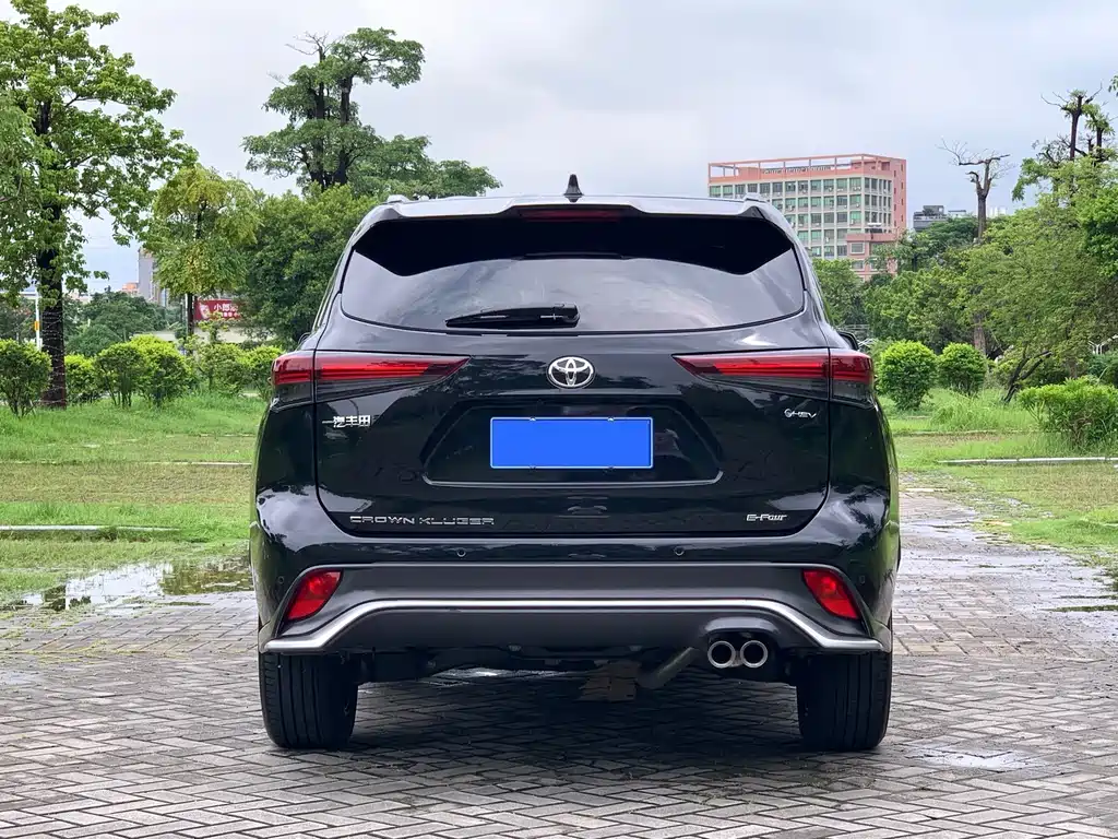 Toyota Crown Kluger — миниатюра 5