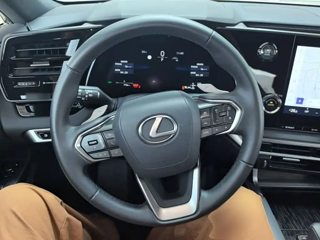 Lexus RX — миниатюра 11