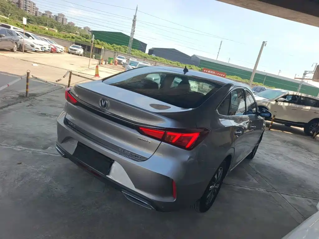 Changan Eado — миниатюра 4