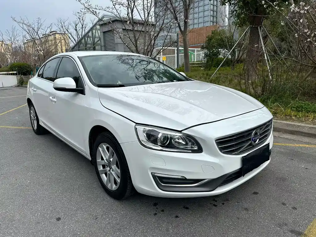 Volvo S60 — миниатюра 3