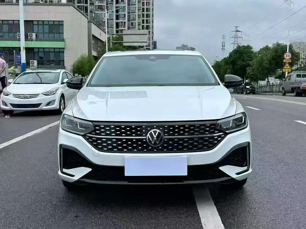 Volkswagen Lavida — миниатюра 2