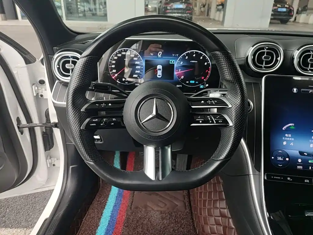 Mercedes-Benz C-Class — миниатюра 11