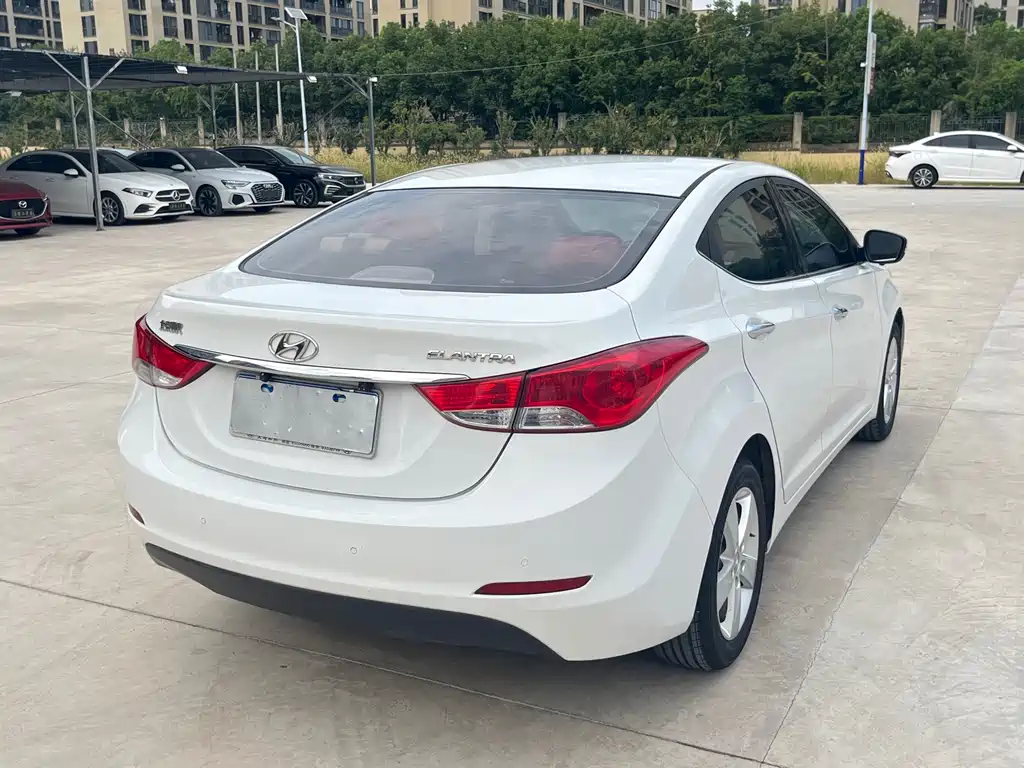 Hyundai Elantra Langdong — миниатюра 5