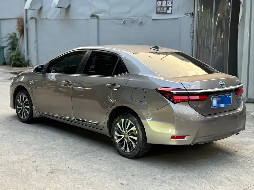 Toyota Corolla — миниатюра 8