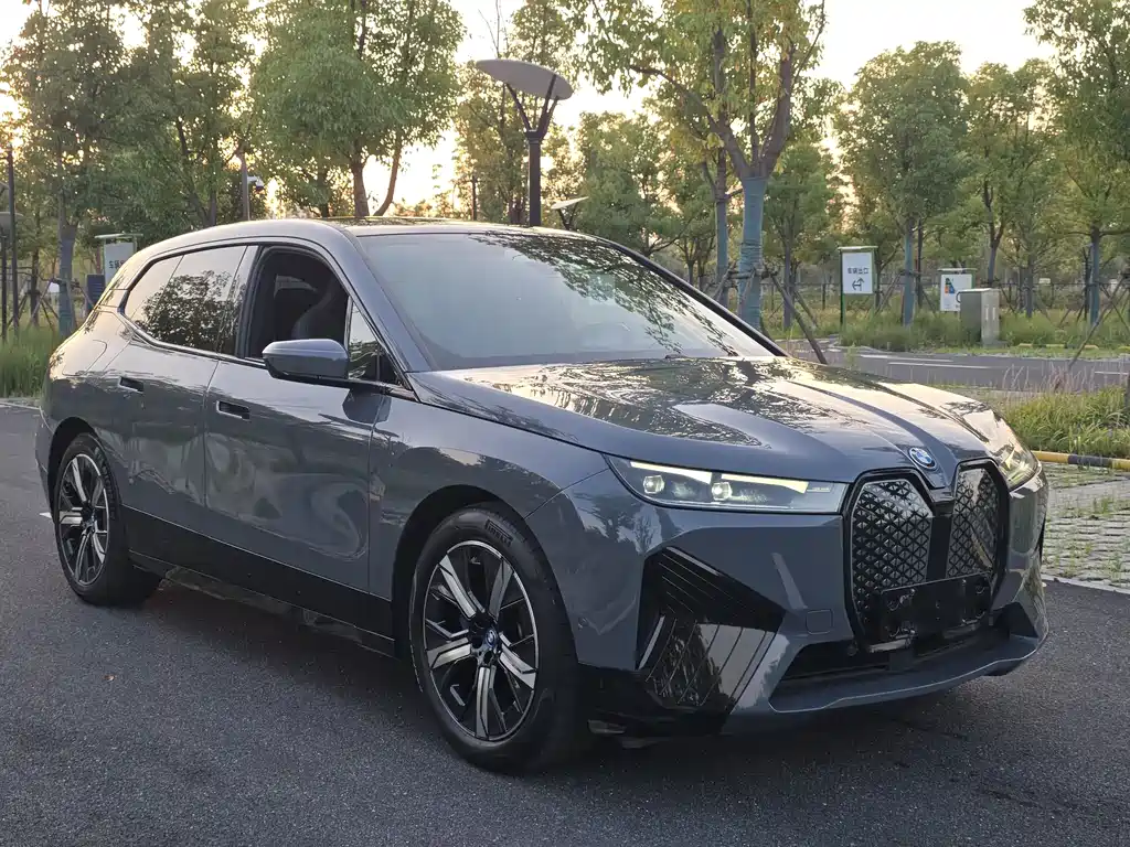 BMW iX 2022 xDrive40