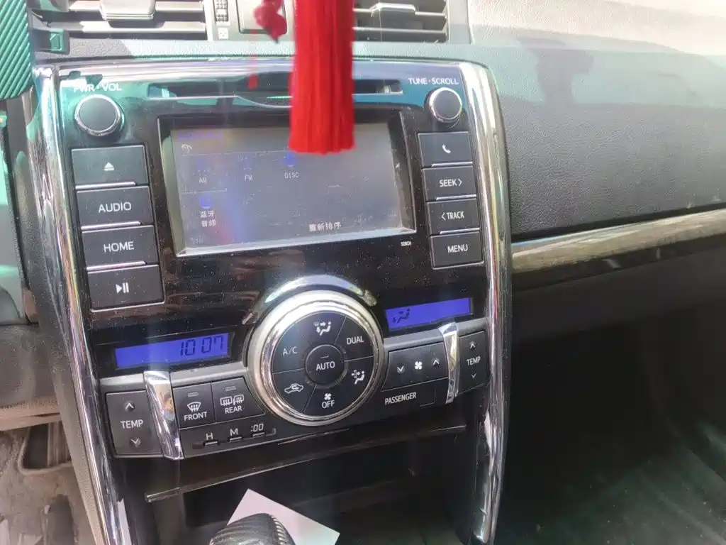 Toyota Reiz — миниатюра 9