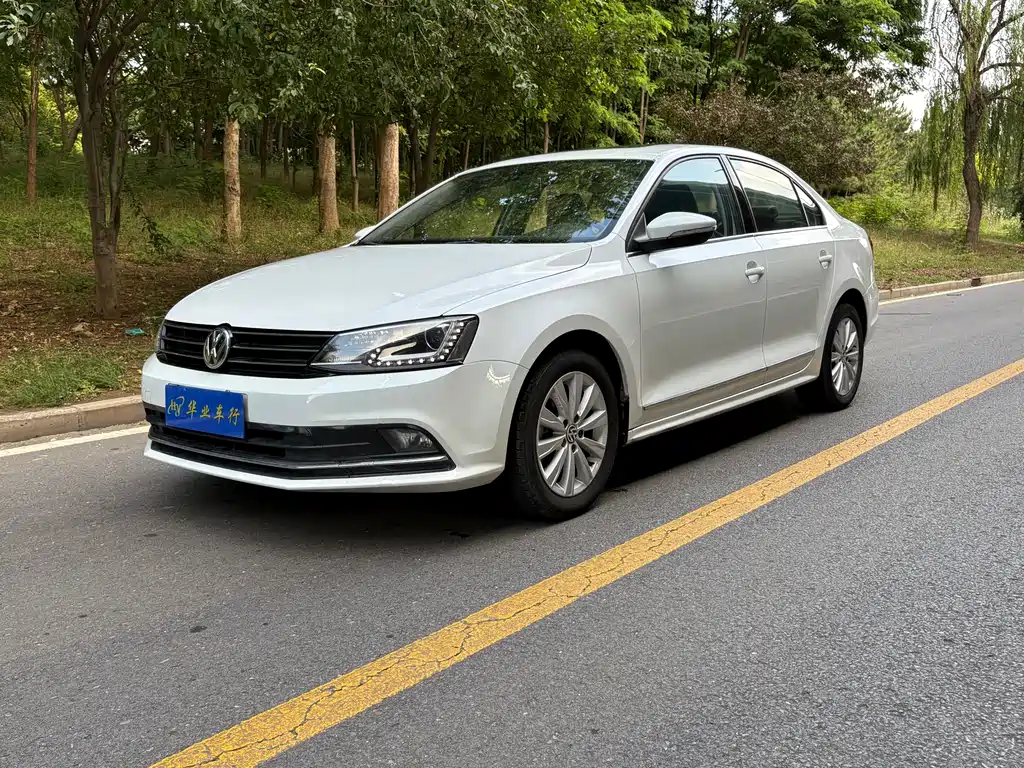 Volkswagen Sagitar 2016