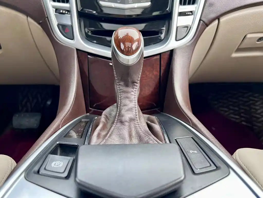 Cadillac SRX — миниатюра 14
