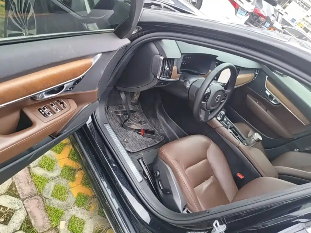 Volvo S90 — миниатюра 16