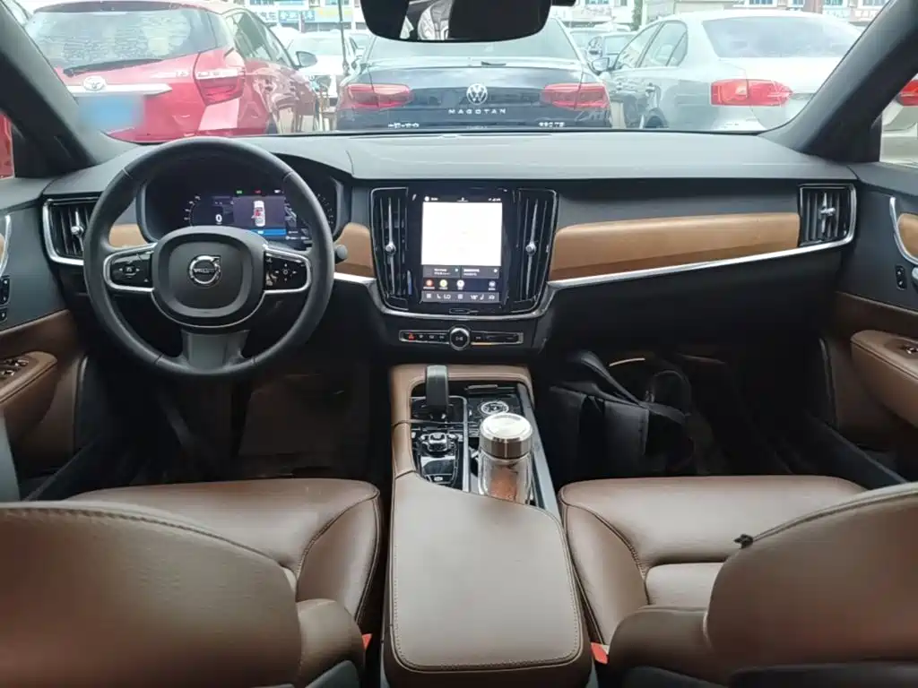 Volvo S90 — миниатюра 10