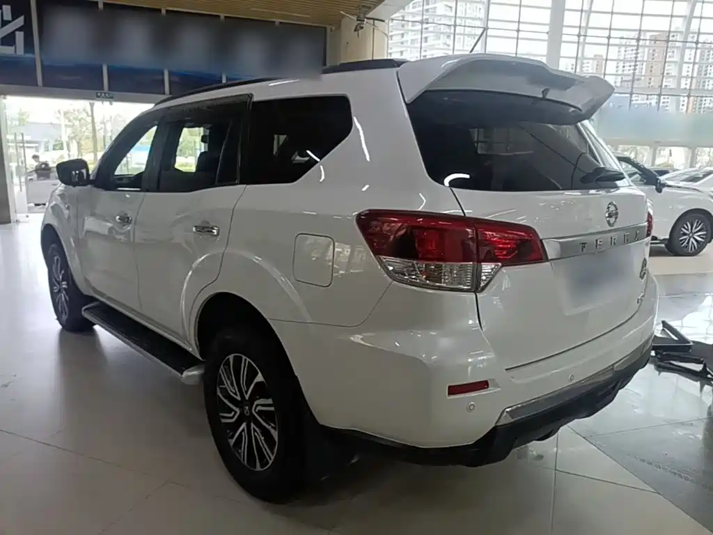 Nissan Terra — миниатюра 5
