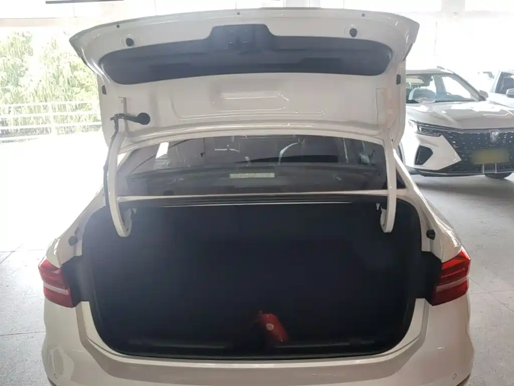 Volkswagen Lavida — миниатюра 19