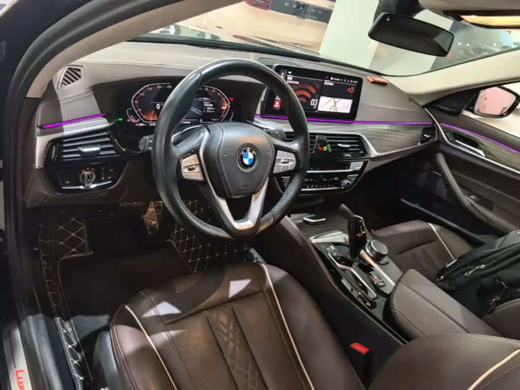 BMW 5 Series — миниатюра 10