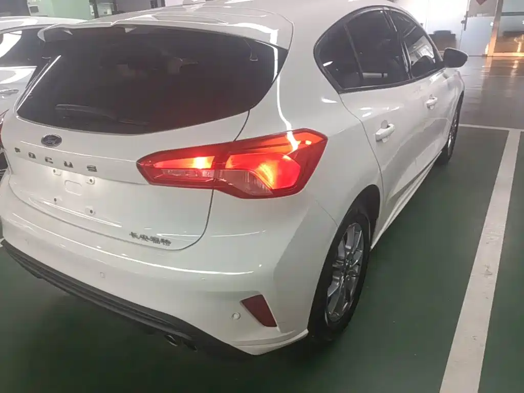 Ford Focus — миниатюра 8