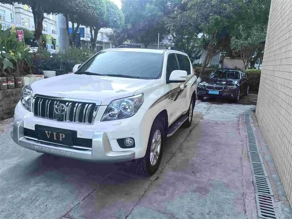 Toyota Land Cruiser Prado 2010 4.0L AT VX NAVI