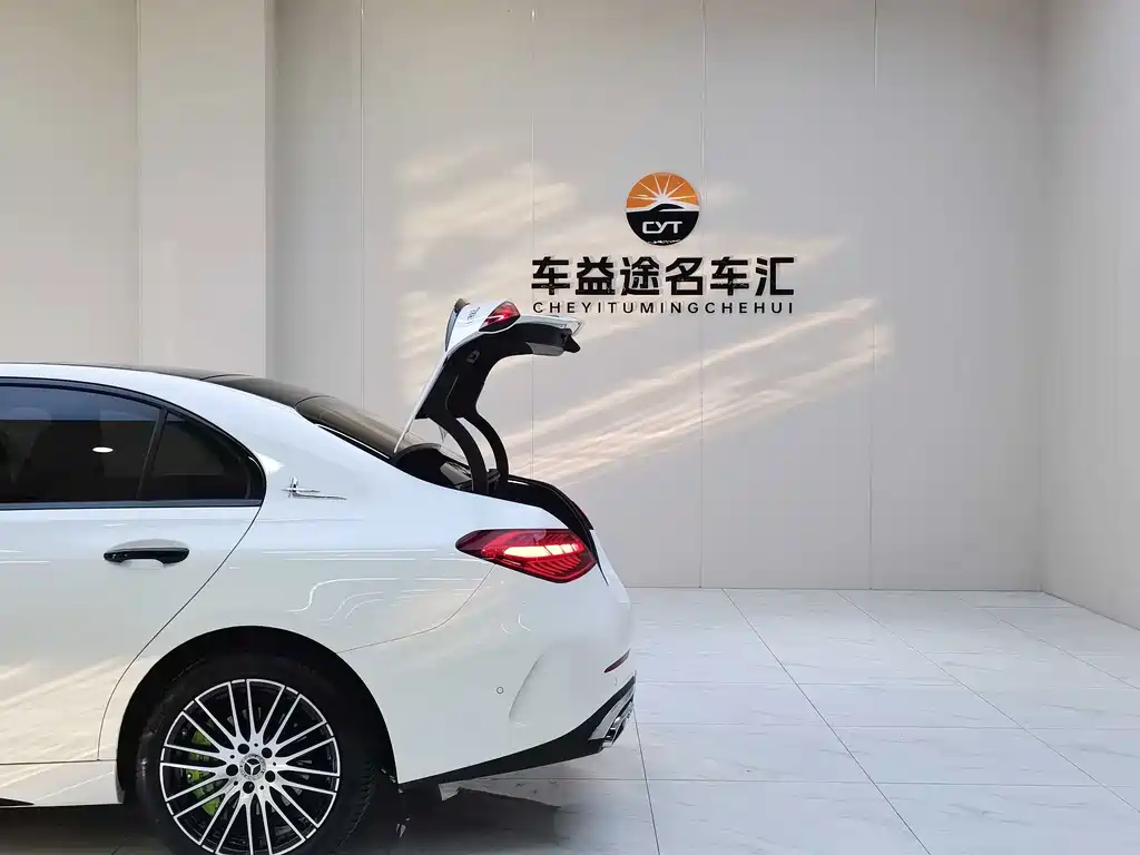 Mercedes-Benz C-Class — миниатюра 10