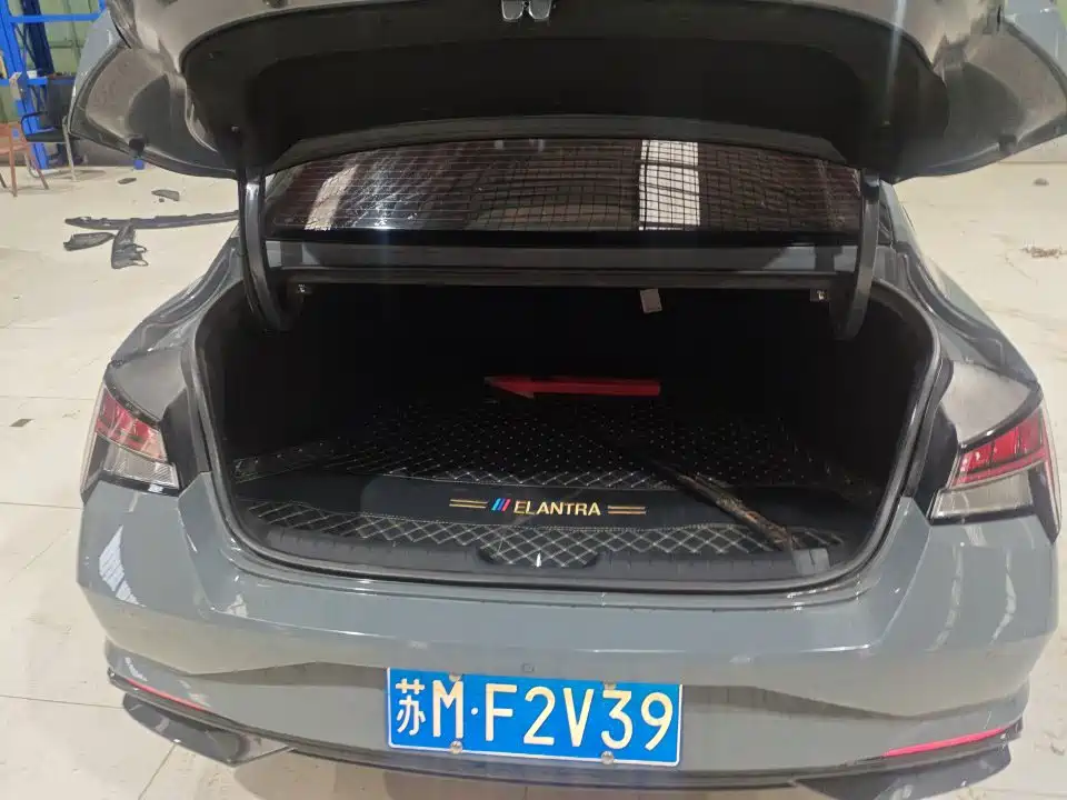 Hyundai Elantra — миниатюра 11