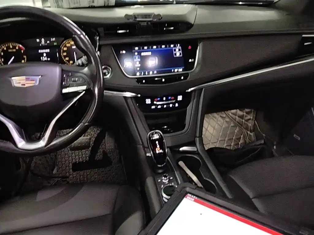 Cadillac XT6 — миниатюра 13
