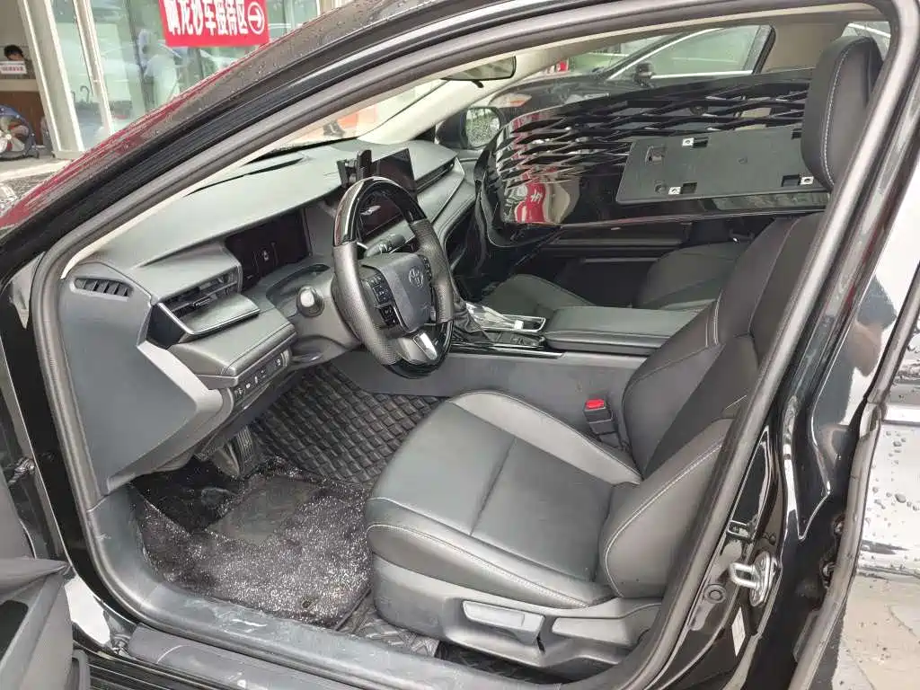 Toyota Camry — миниатюра 6
