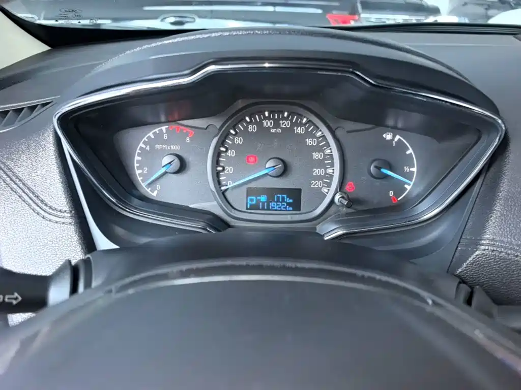 Ford Escort — миниатюра 12