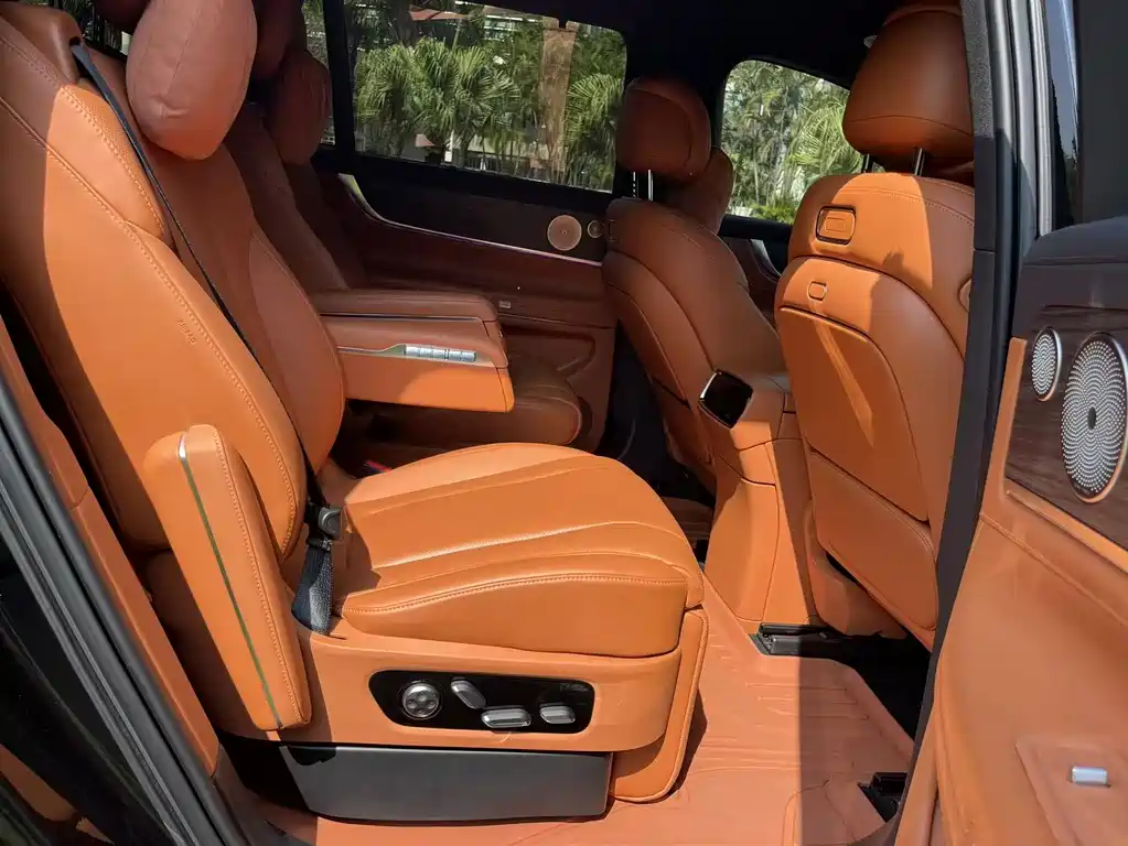 AITO ASK THE WORLD M9