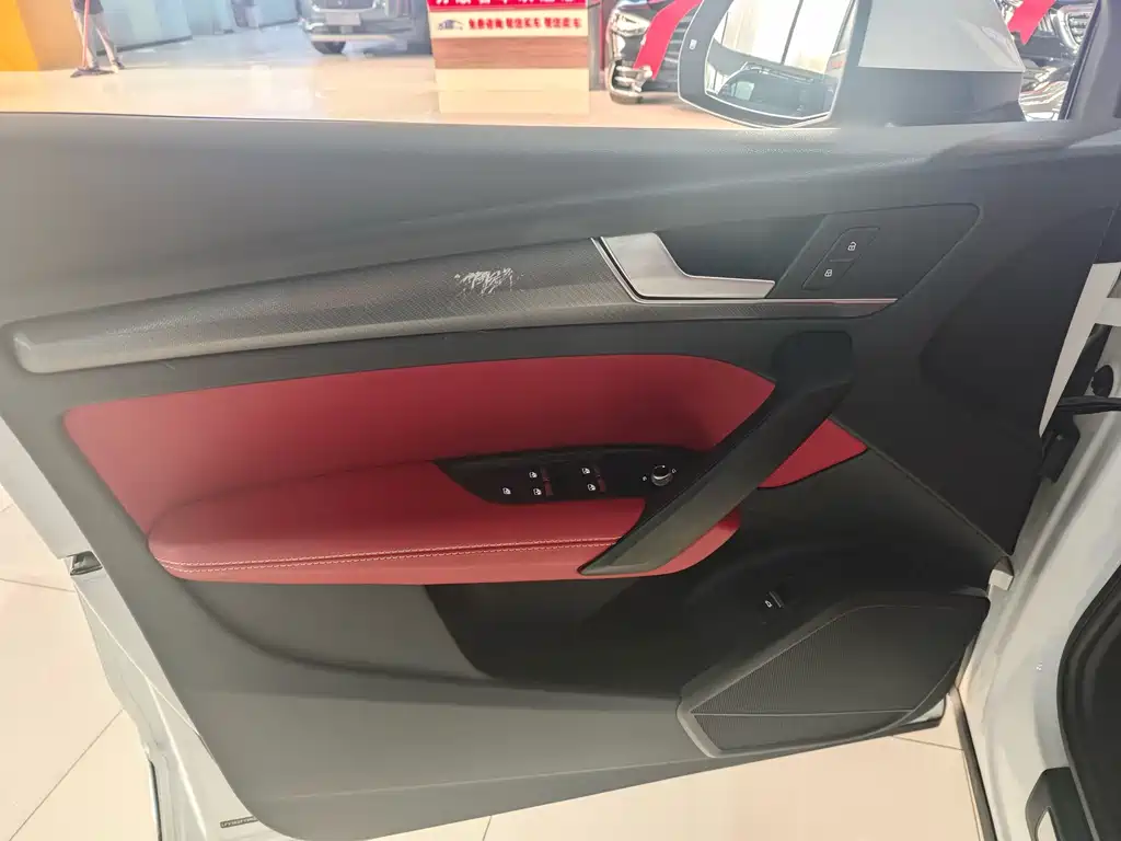 Audi Q5L — миниатюра 10
