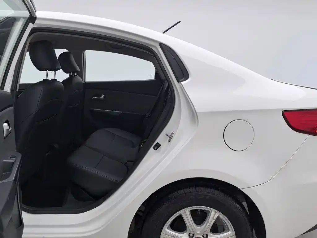 Kia K2 — миниатюра 15