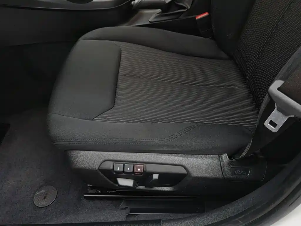 BMW 1 Series (Import) — миниатюра 20