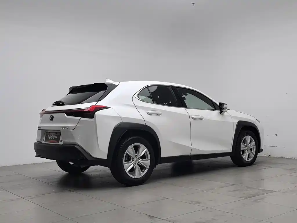 Lexus UX — миниатюра 2
