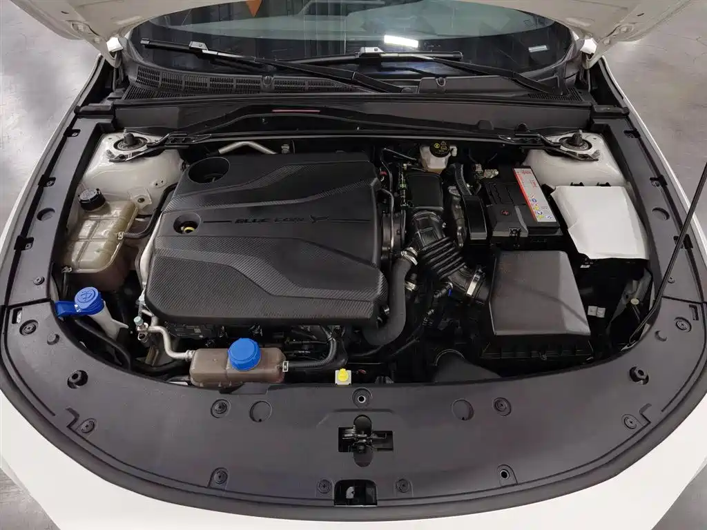 Changan UNI-V 2023 1.5T Luxury
