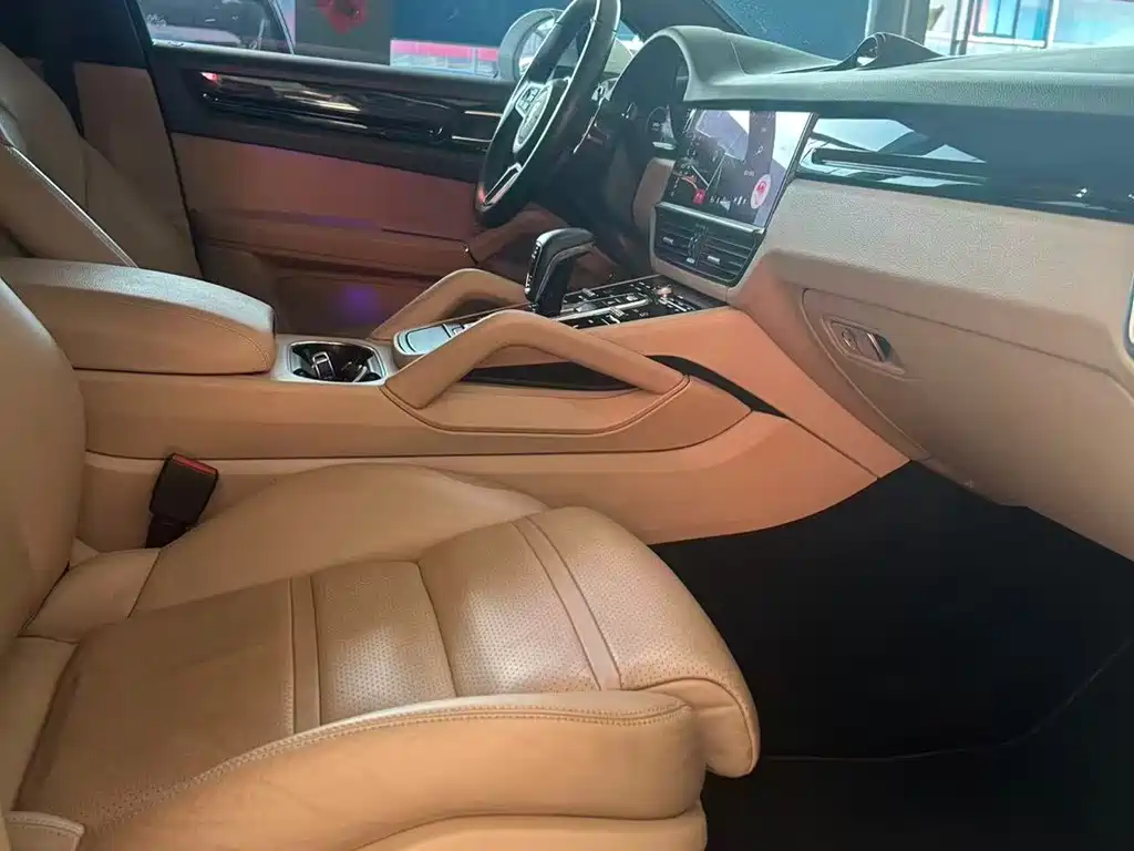 Porsche Cayenne — миниатюра 10