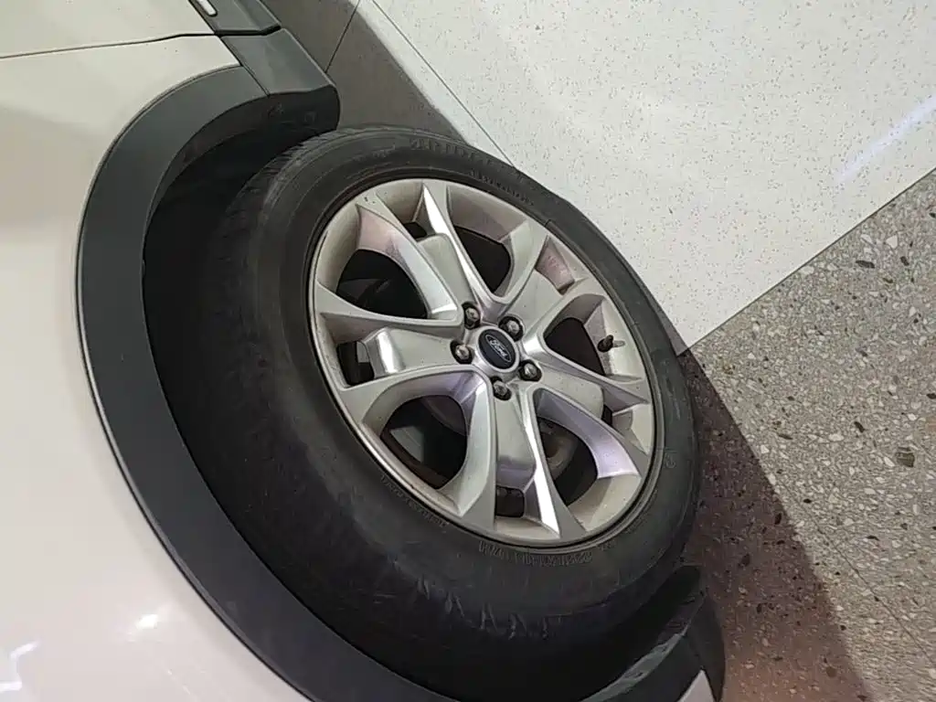 Ford Kuga — миниатюра 23