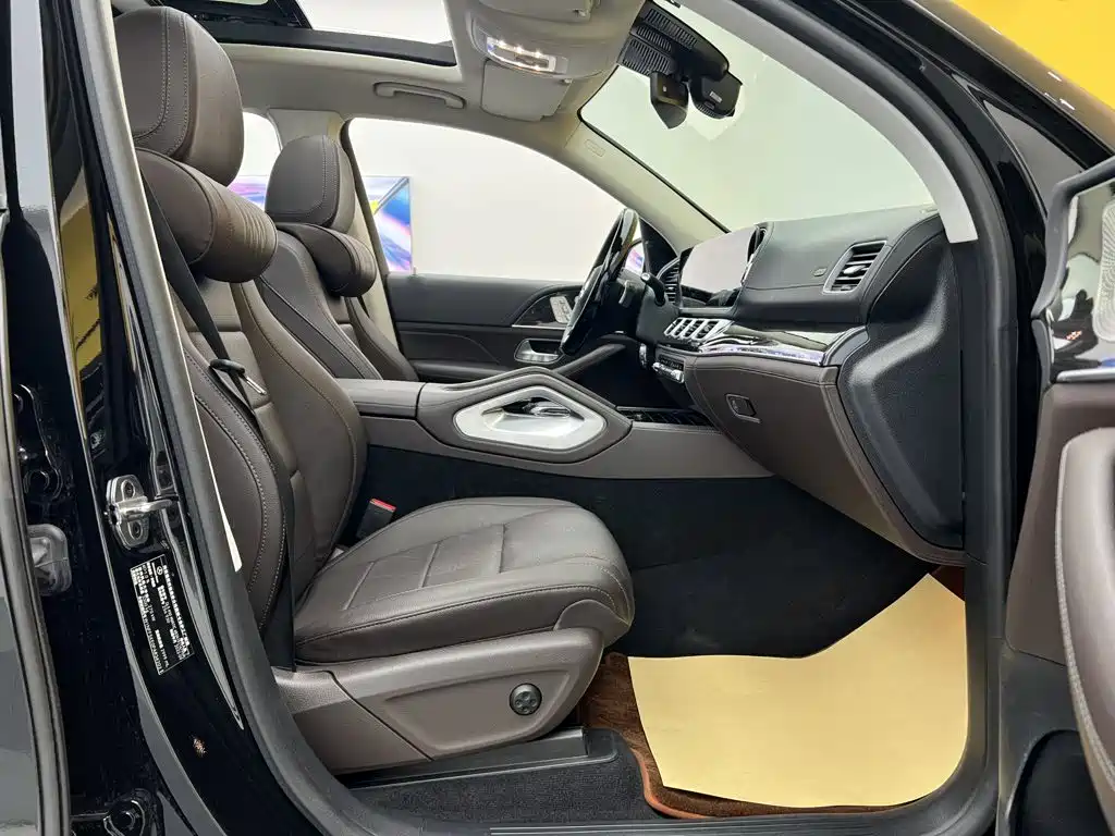 Mercedes-Benz GLS — миниатюра 49