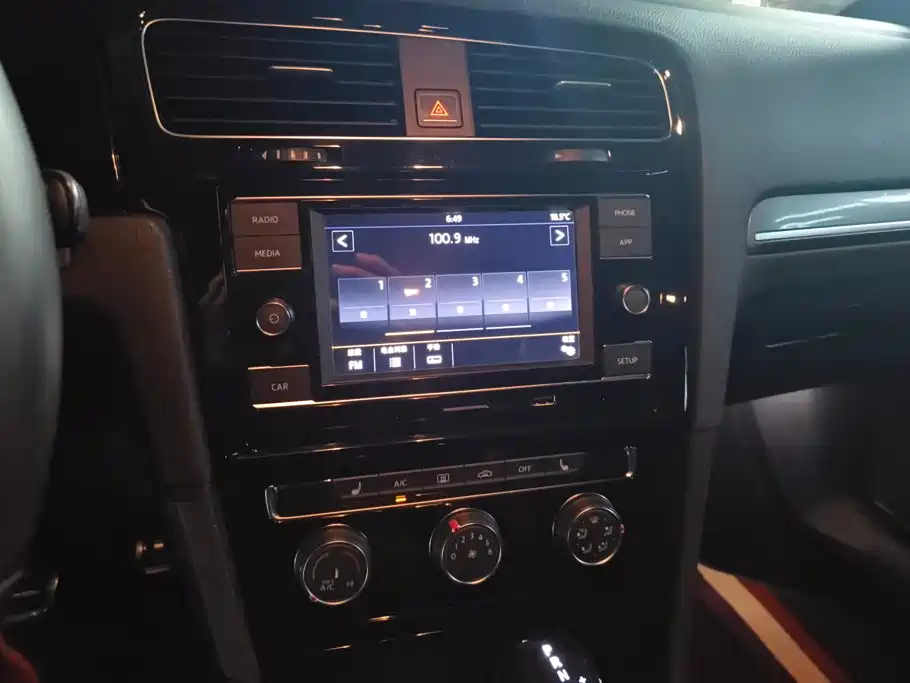Volkswagen Golf — миниатюра 13