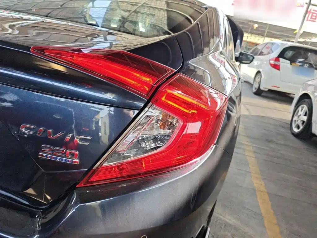 Honda Civic — миниатюра 8