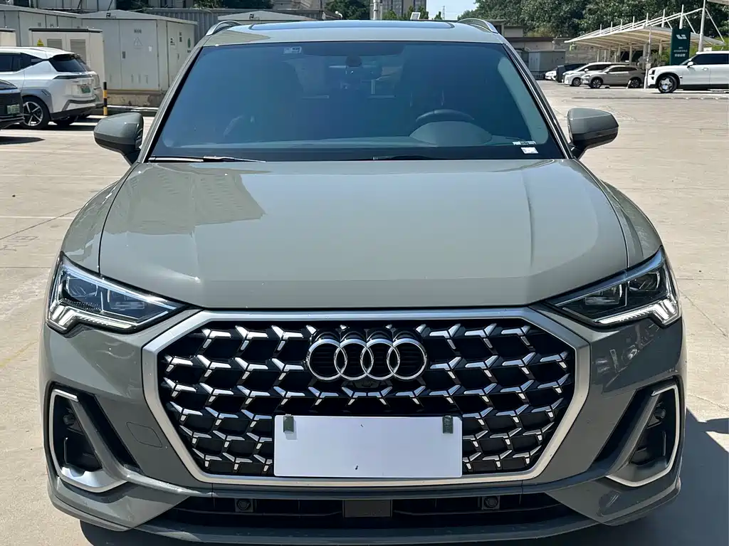 Audi Q3 2024 40 TFSI Fashion