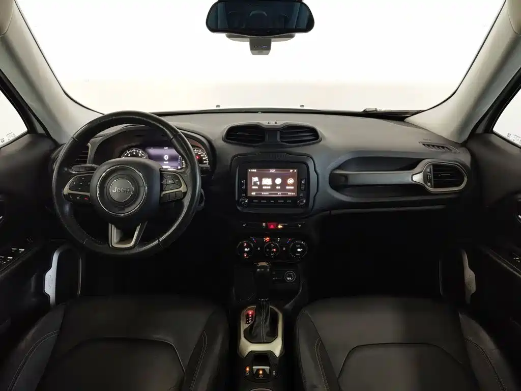 Jeep Renegade — миниатюра 5
