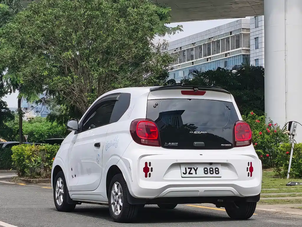 Roewe Clever — миниатюра 5