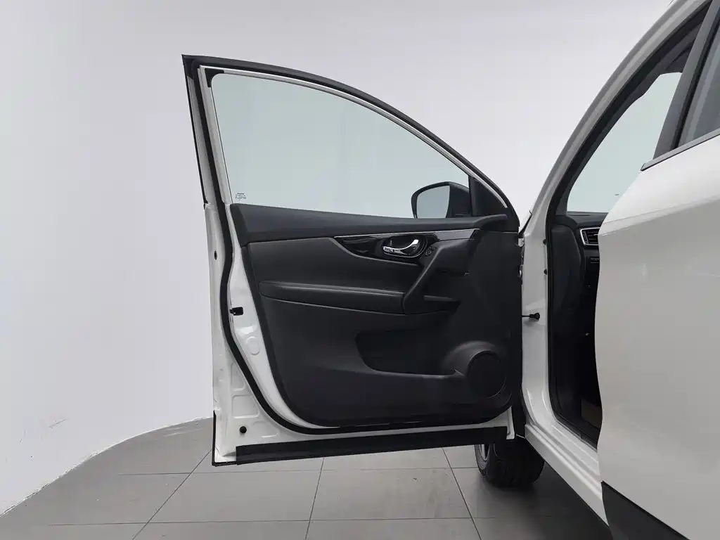 Nissan Qashqai — миниатюра 8