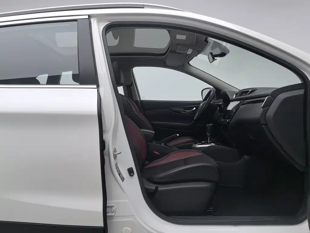 Nissan Qashqai — миниатюра 23