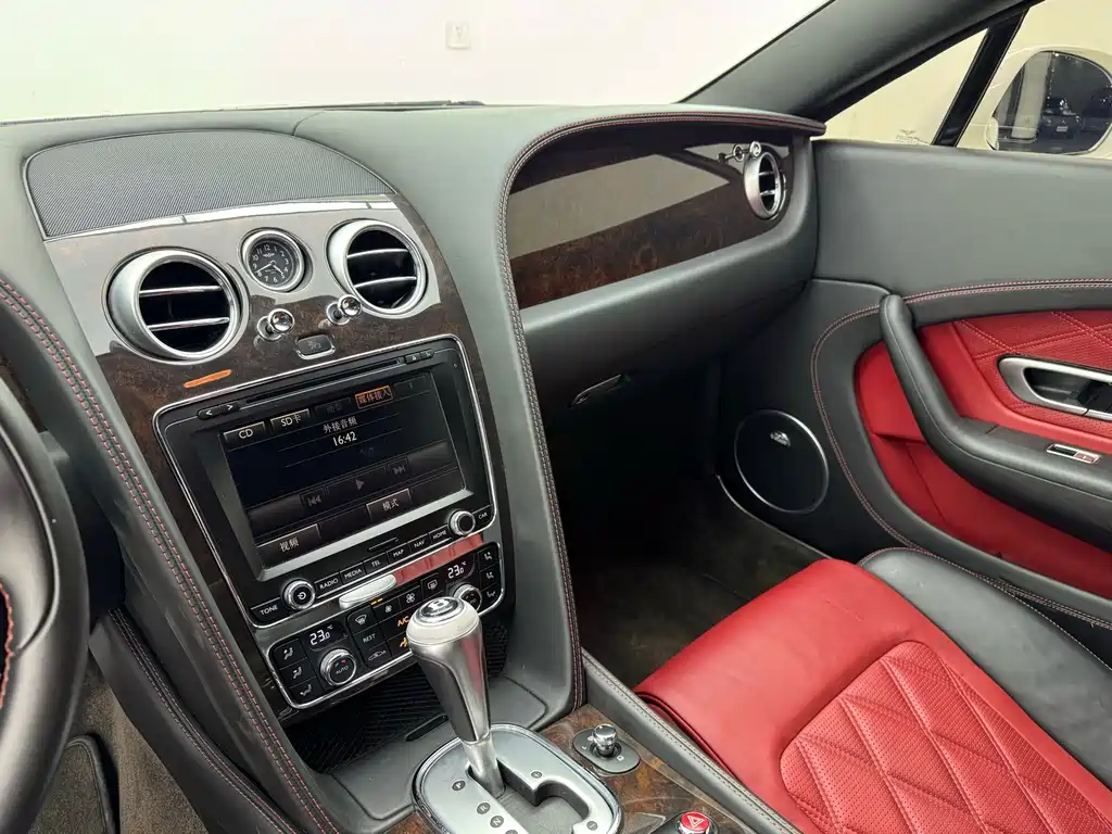 Bentley Continental — миниатюра 11