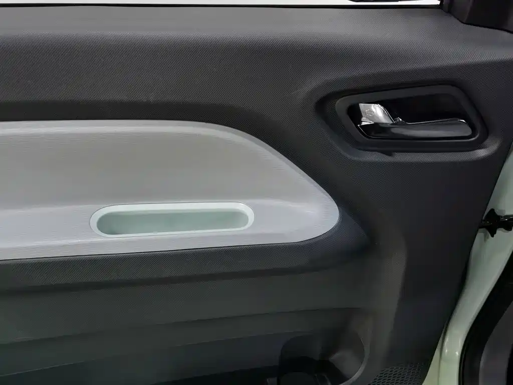 Wuling MINIEV — миниатюра 9